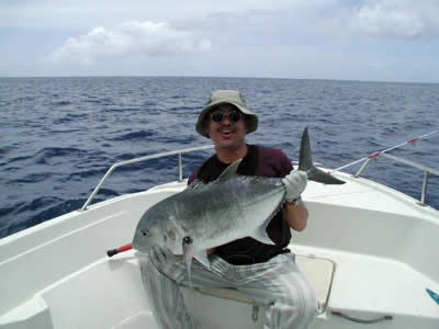 �R�E���CGT